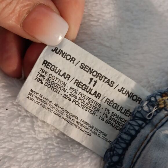lei Distressed Stretch Blue Jean Shorts - Picture 4 of 5